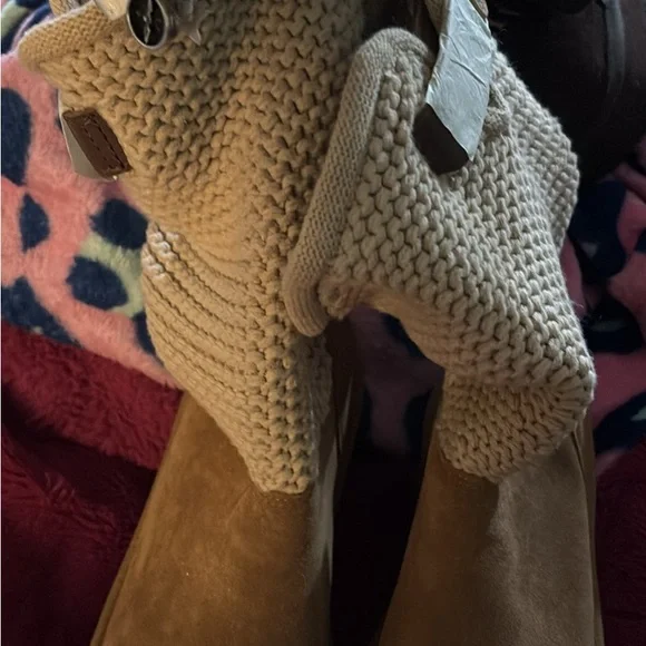 Cozy Tan Knit and Suede Boots nwt sz 8 - Picture 2 of 5